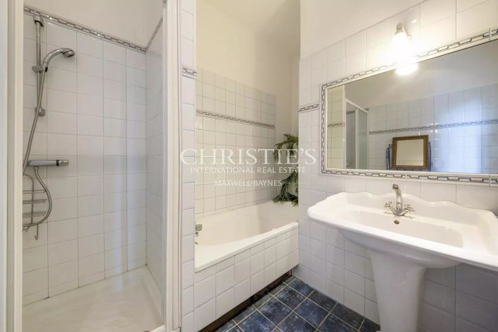 Image No.36-9 Bed House for sale