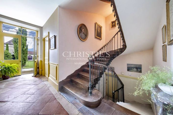 Image No.7-9 Bed House for sale