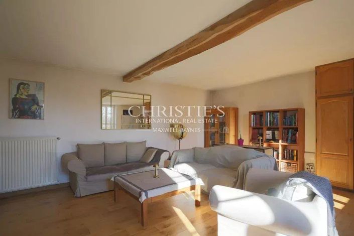 Image No.19-7 Bed House for sale