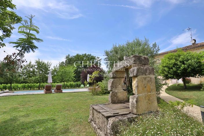 Image No.25-7 Bed House for sale