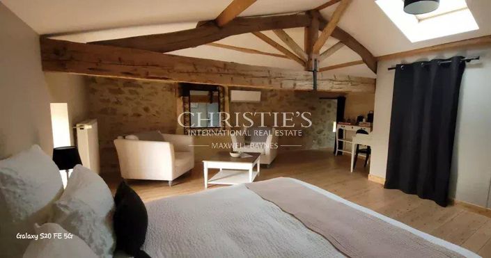 Image No.7-7 Bed House for sale