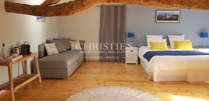 Image No.8-7 Bed House for sale