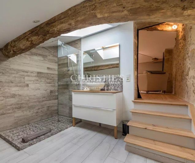 Image No.9-7 Bed House for sale