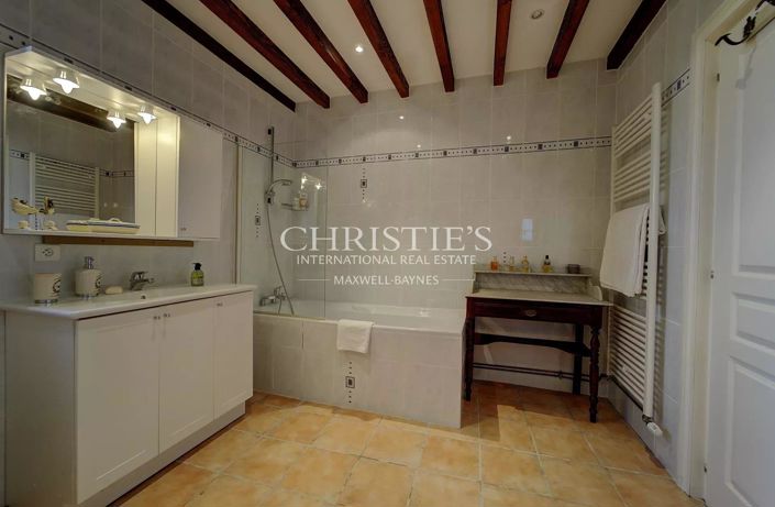 Image No.30-4 Bed House for sale