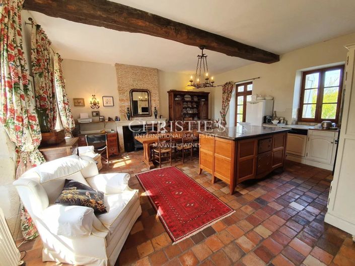 Image No.8-4 Bed House for sale