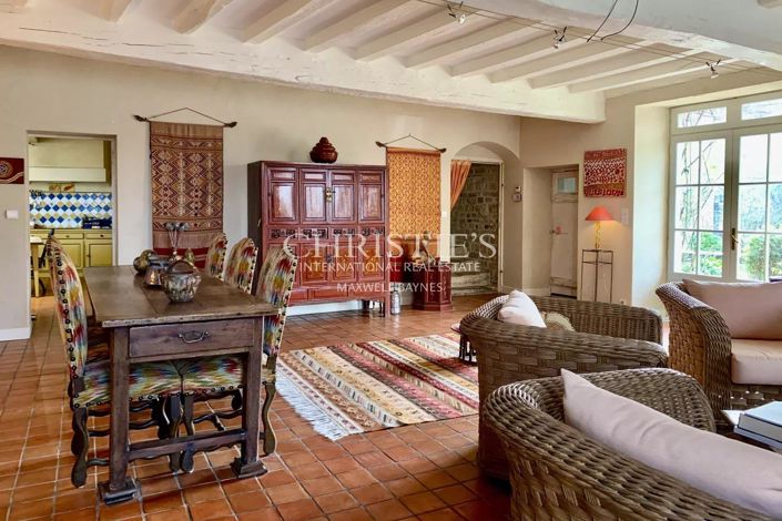 Image No.11-7 Bed House for sale