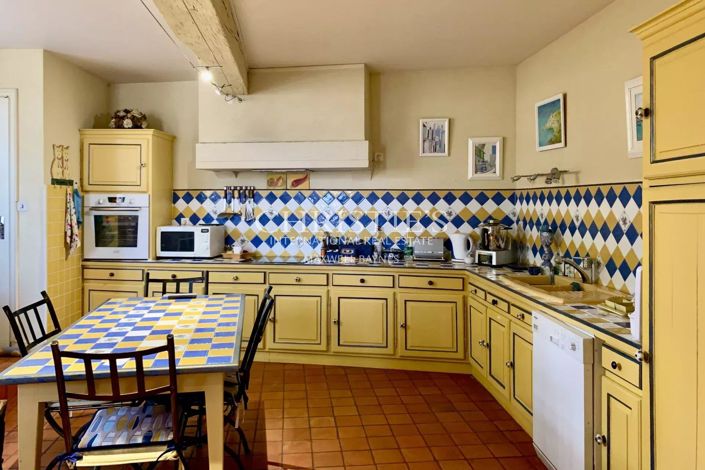 Image No.12-7 Bed House for sale