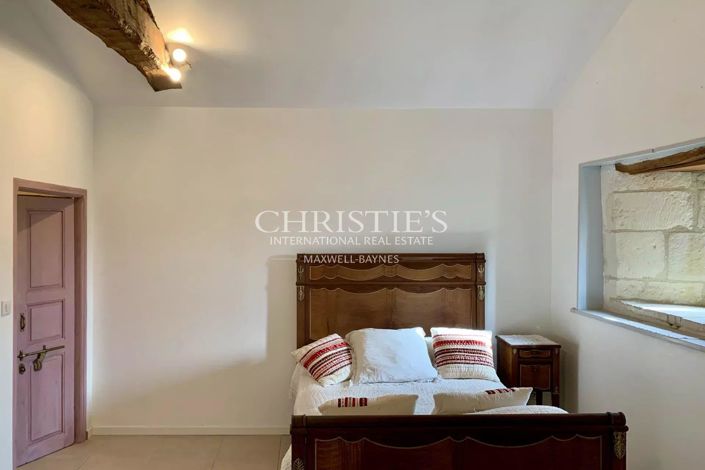 Image No.29-7 Bed House for sale