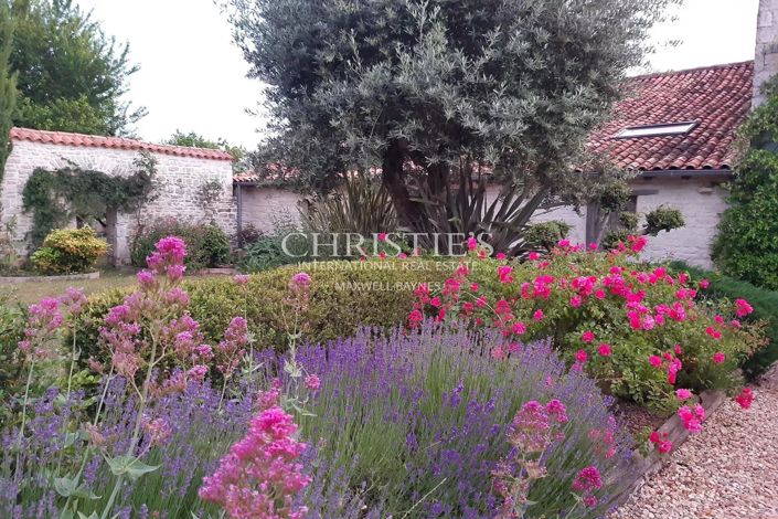 Image No.33-7 Bed House for sale