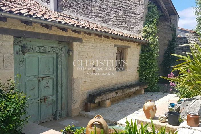 Image No.34-7 Bed House for sale