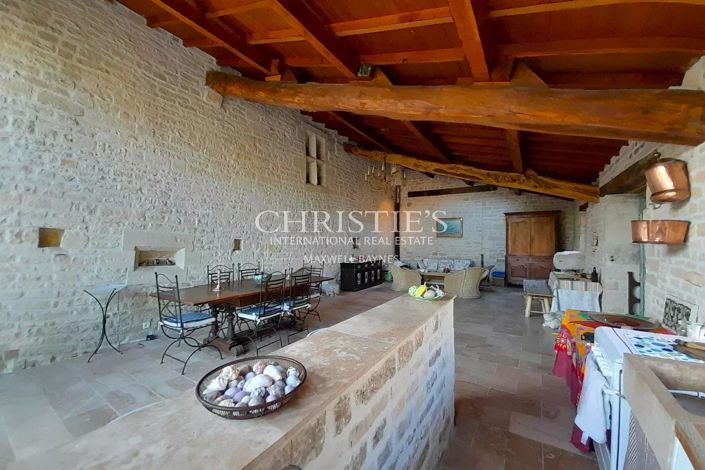 Image No.35-7 Bed House for sale