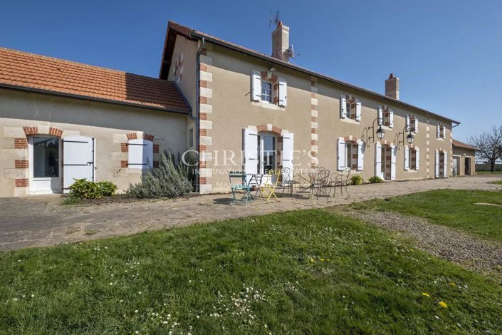 Image No.10-6 Bed House for sale