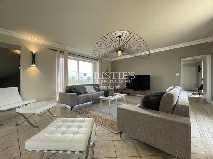 Image No.23-6 Bed House for sale