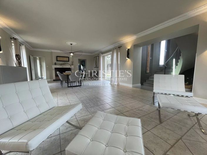 Image No.26-6 Bed House for sale