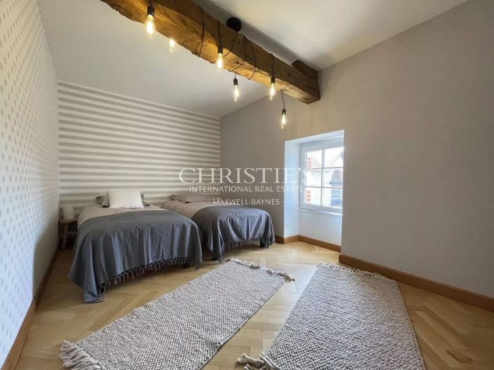 Image No.29-6 Bed House for sale