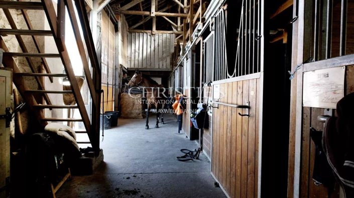 Image No.9-6 Bed House for sale