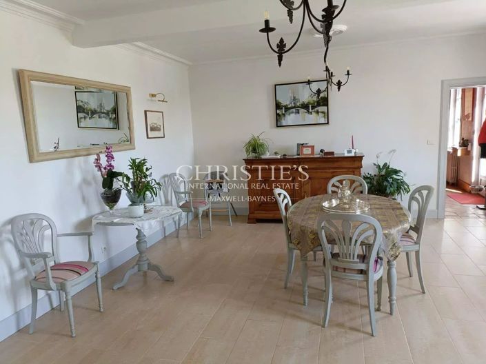 Image No.6-5 Bed House for sale