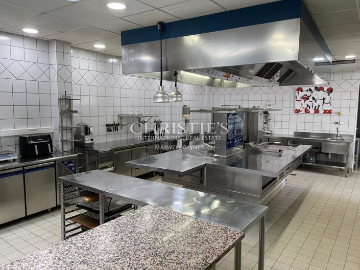 Image No.22-9 Bed House for sale