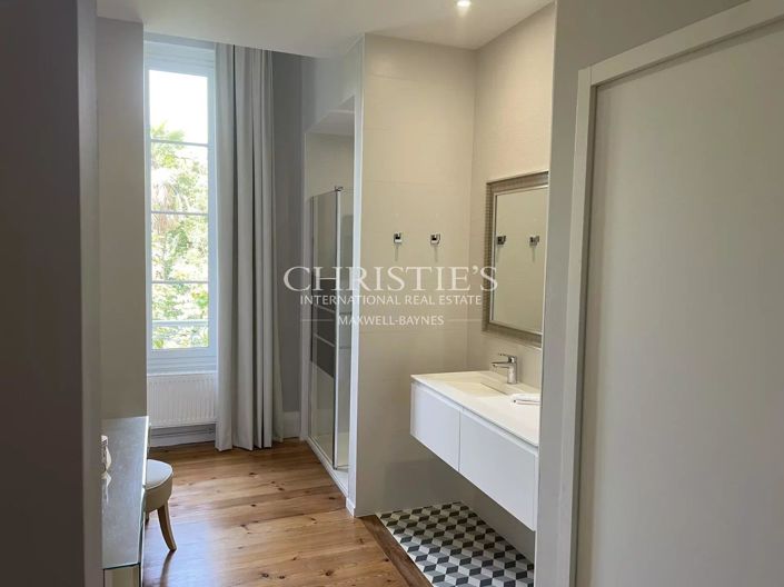 Image No.28-9 Bed House for sale