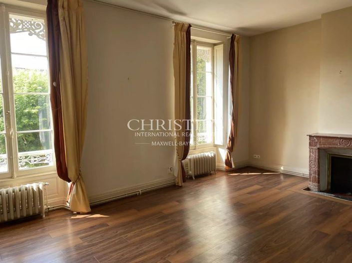 Image No.30-9 Bed House for sale