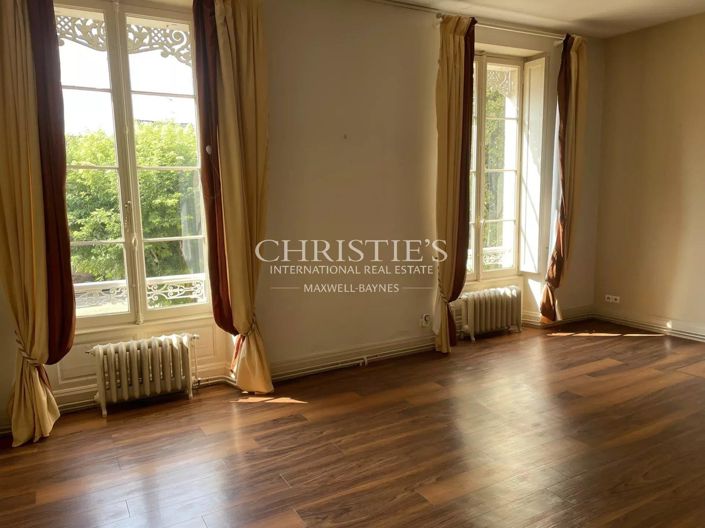 Image No.31-9 Bed House for sale