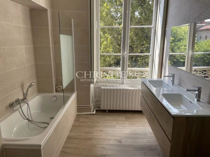 Image No.33-9 Bed House for sale