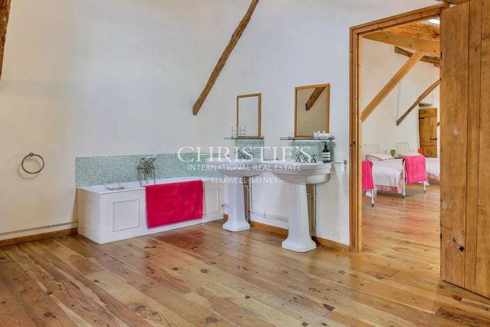 Image No.16-13 Bed House for sale