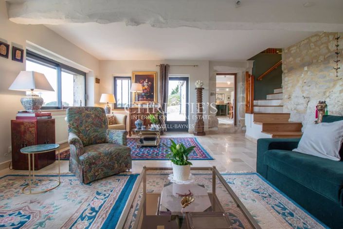 Image No.10-3 Bed House for sale