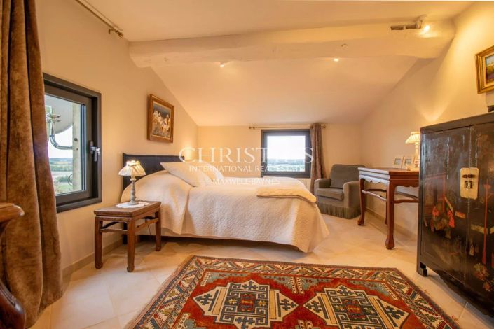 Image No.11-3 Bed House for sale