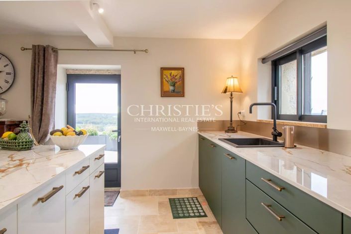 Image No.6-3 Bed House for sale