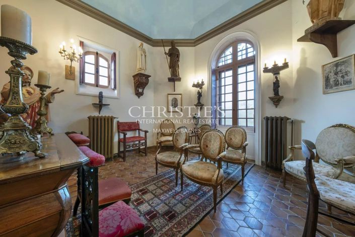 Image No.17-11 Bed House for sale