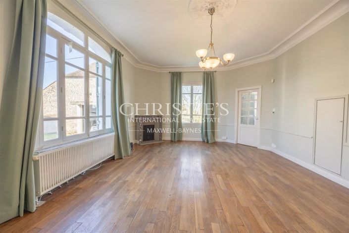 Image No.10-7 Bed House for sale