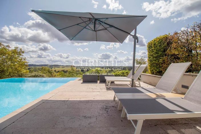 Image No.7-7 Bed House for sale