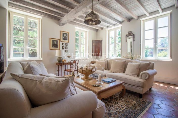 Image No.19-5 Bed House for sale