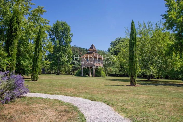 Image No.8-5 Bed House for sale