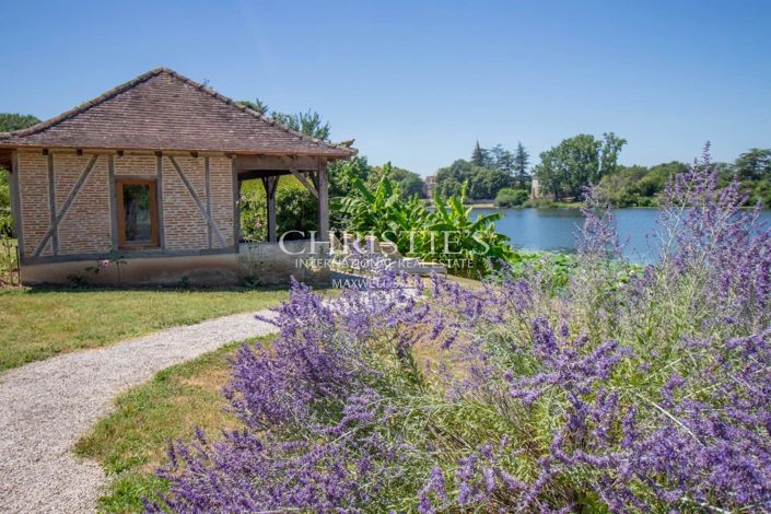 Image No.9-5 Bed House for sale