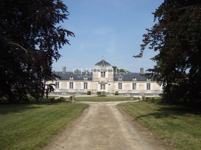 Image No.2-Maison de 10 chambres à vendre à Saintes