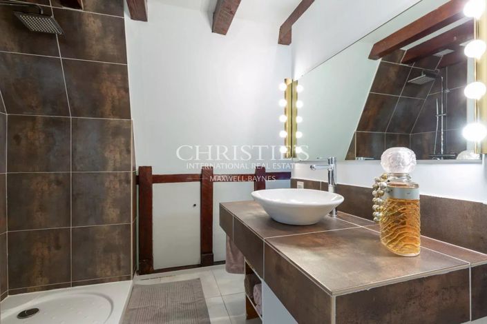 Image No.24-3 Bed House for sale