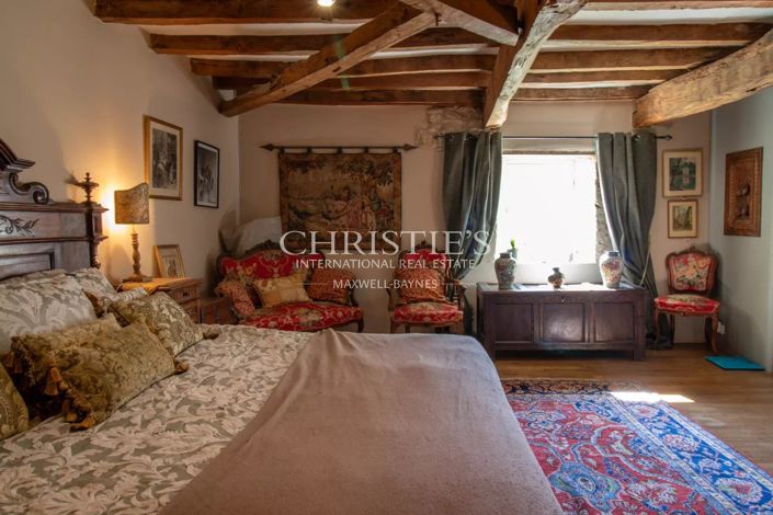 Image No.16-6 Bed House for sale