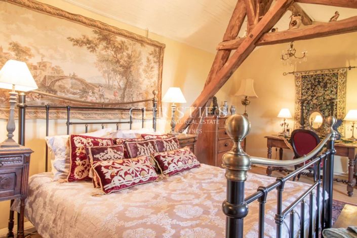 Image No.17-6 Bed House for sale