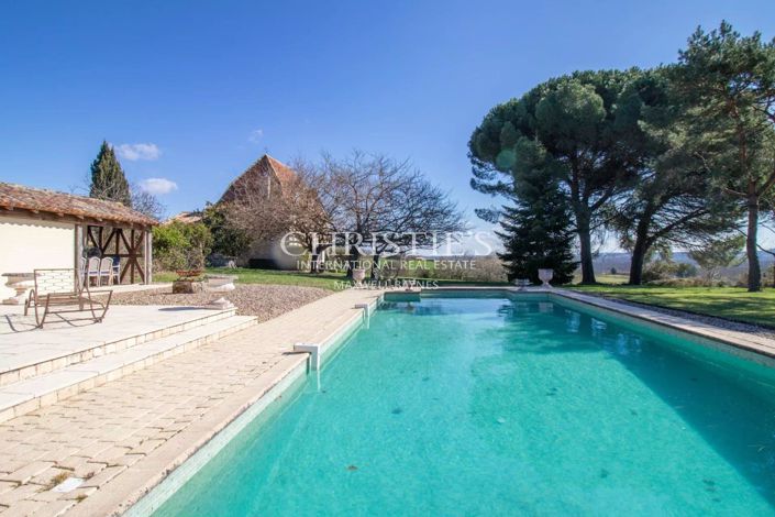 Image No.18-6 Bed House for sale