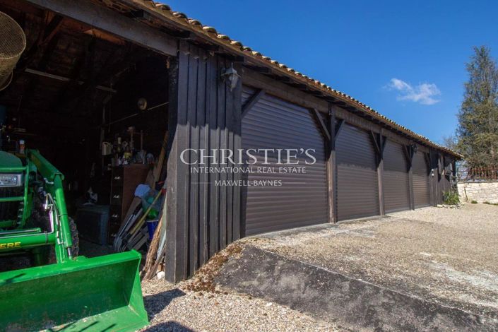 Image No.19-6 Bed House for sale