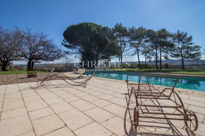 Image No.2-6 Bed House for sale