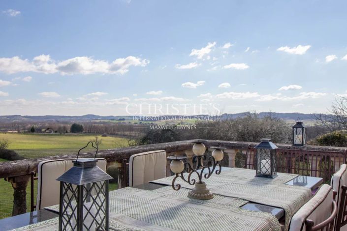 Image No.6-6 Bed House for sale