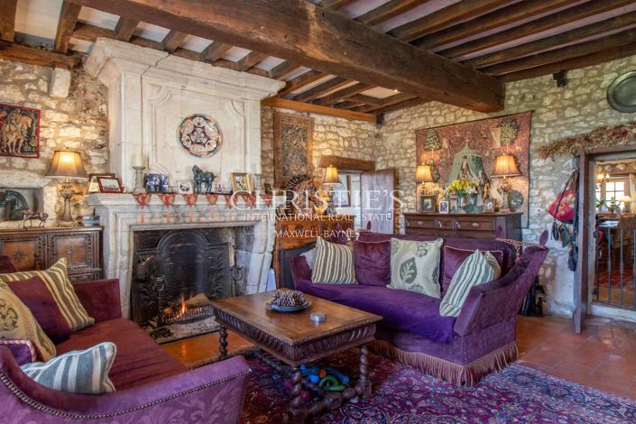 Image No.8-6 Bed House for sale