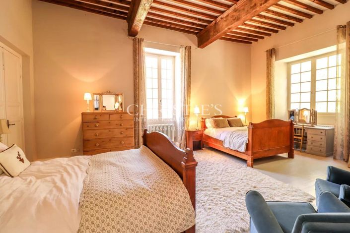 Image No.15-7 Bed House for sale