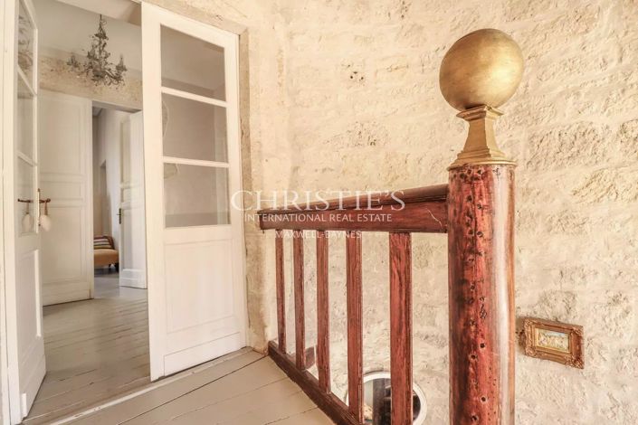 Image No.19-7 Bed House for sale