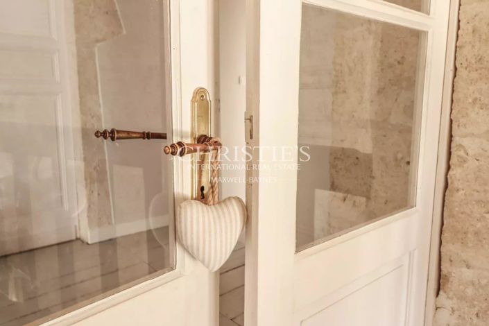 Image No.20-7 Bed House for sale