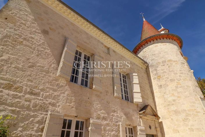 Image No.8-7 Bed House for sale