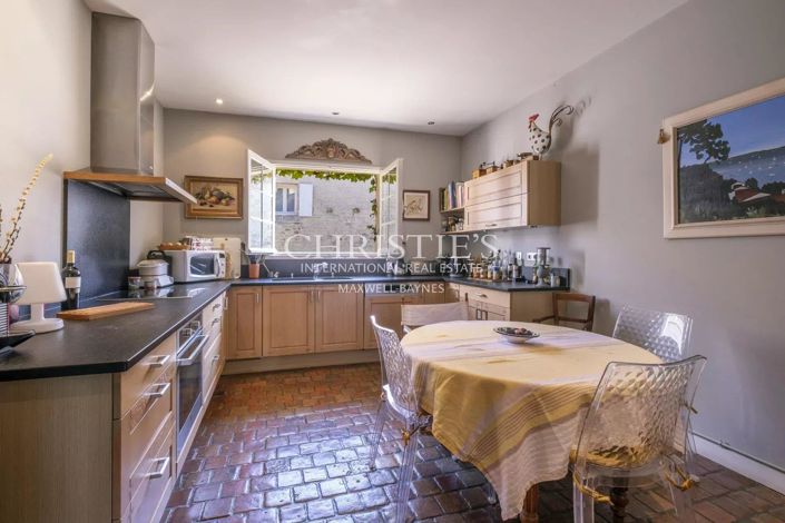 Image No.10-5 Bed House for sale